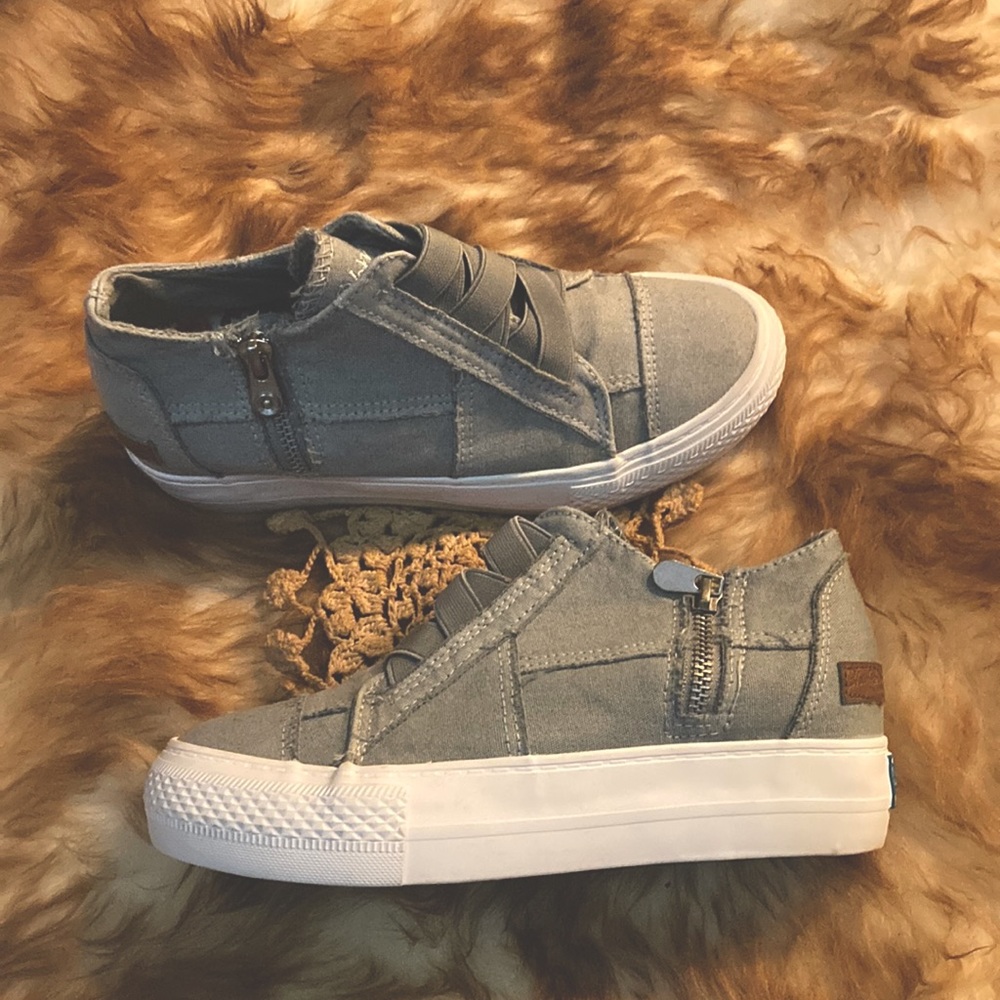 PLATFORM SNEAKERS